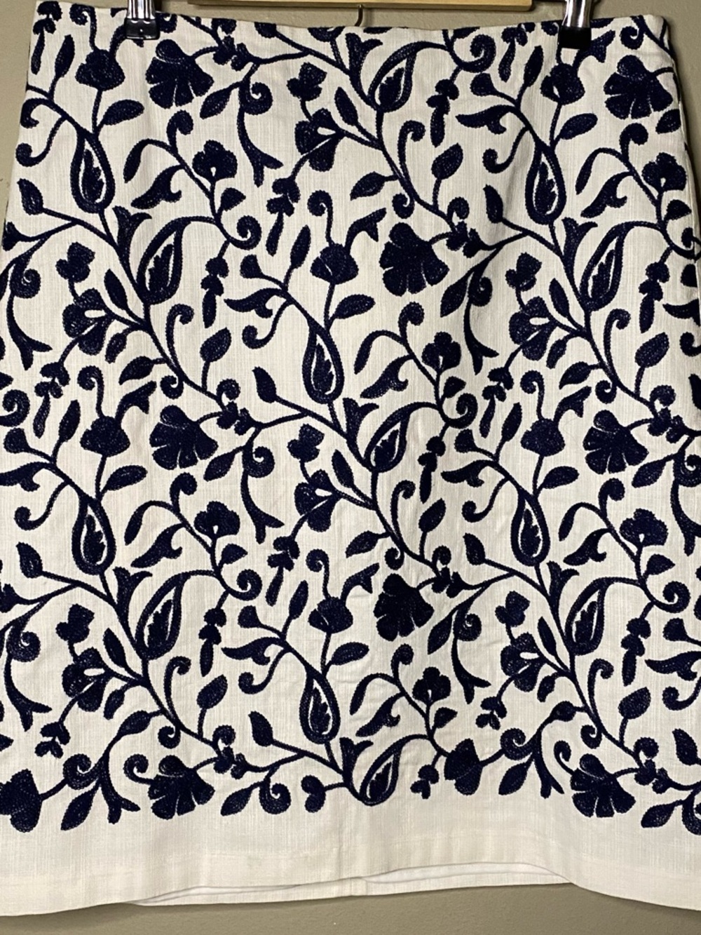 Talbots Floral Scroll Embroidered A-Line Skirt Size 12 White Blue Lined Office